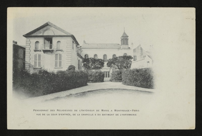 Carte postale ancienne Pensionnat des religieuses de l'intérieur de Marie à Montrouge-Paris - Vue de la cour d'entrée, de la chapelle & du bâtiment de l'infirmerie à Montrouge