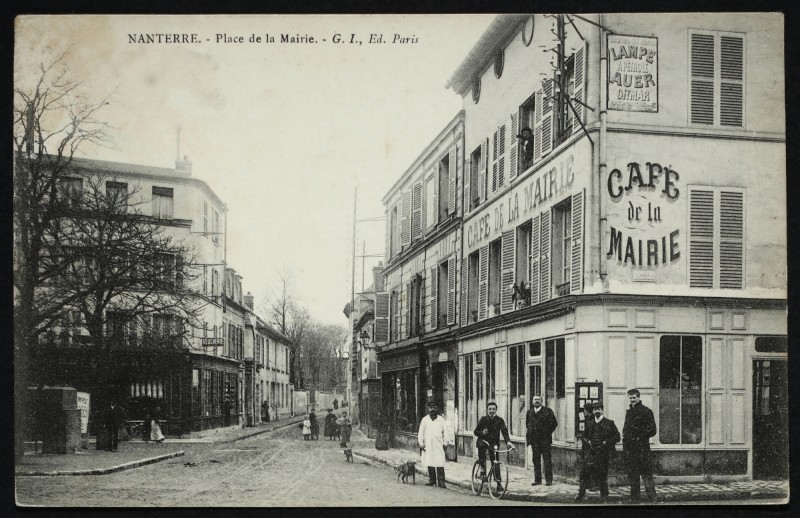 Carte postale ancienne La place de la Marie à Nanterre