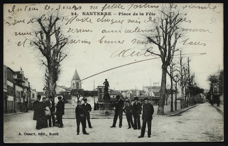 Carte postale ancienne Place de la Fête à Nanterre