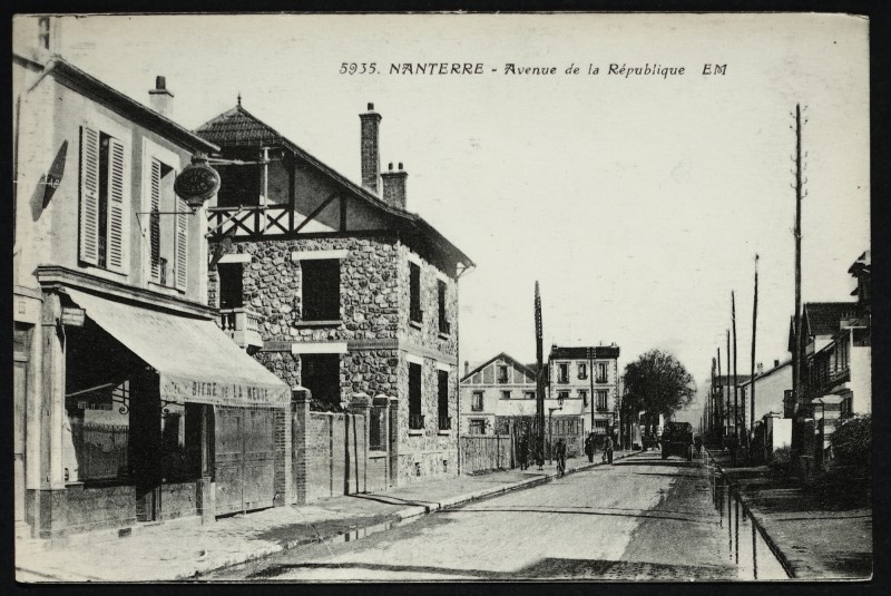 Carte postale ancienne L'avenue de la République à Nanterre