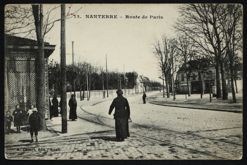 Carte postale ancienne La route de Paris à Nanterre