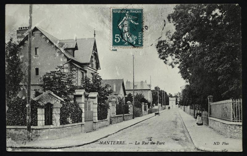 Carte postale ancienne La Rue du Parc à Nanterre