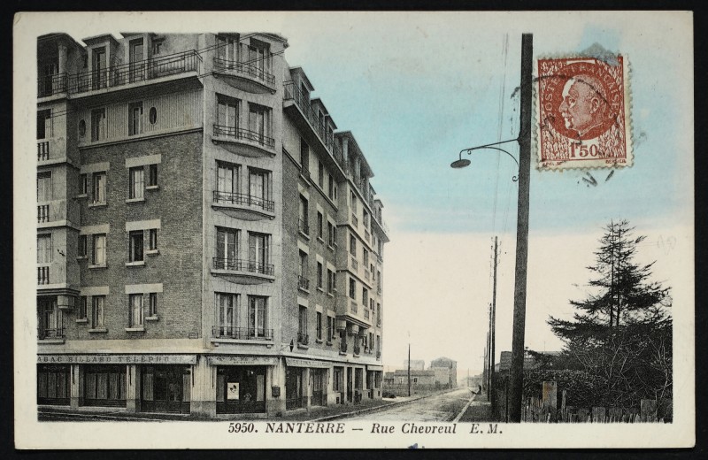 Carte postale ancienne La rue Chevreul à Nanterre