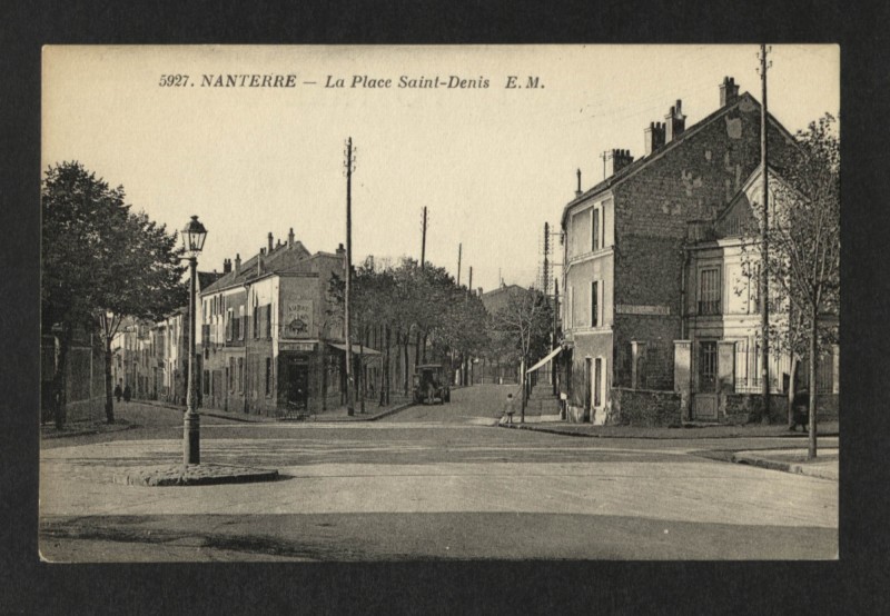 Carte postale ancienne La Place Saint-Denis à Nanterre