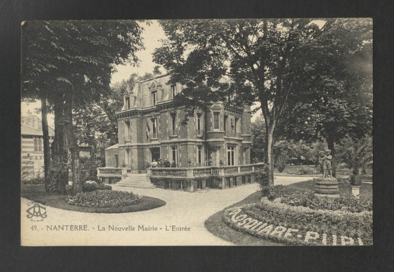 Carte postale ancienne La Nouvelle Mairie - L'Entrée à Nanterre