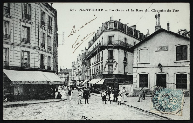 Carte postale ancienne La Gare et la rue du Chemin-de-Fer à Nanterre