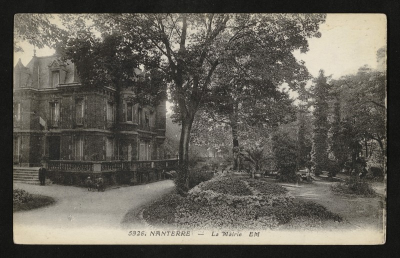 Carte postale ancienne La Mairie à Nanterre