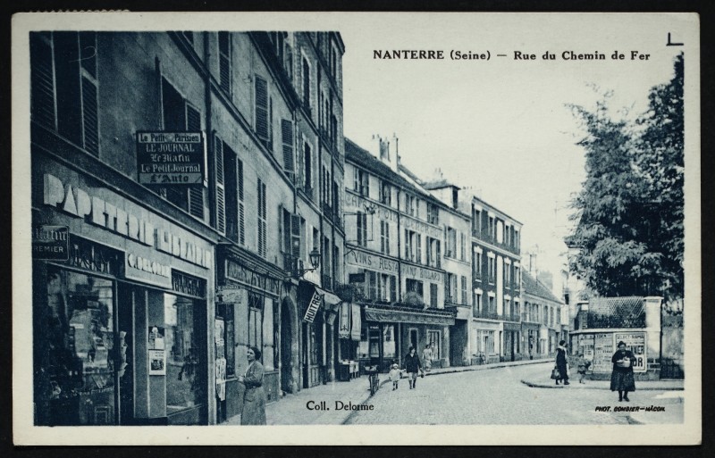 Carte postale ancienne La rue du Chemin-de-Fer à Nanterre