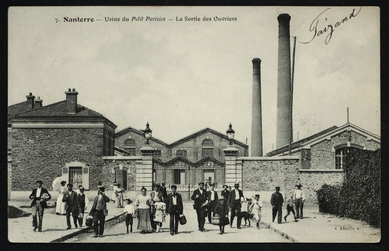 Carte postale ancienne Sortie des ouvriers de la Papeterie de la Seine à Nanterre