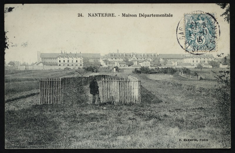 Carte postale ancienne La Maison départementale à Nanterre