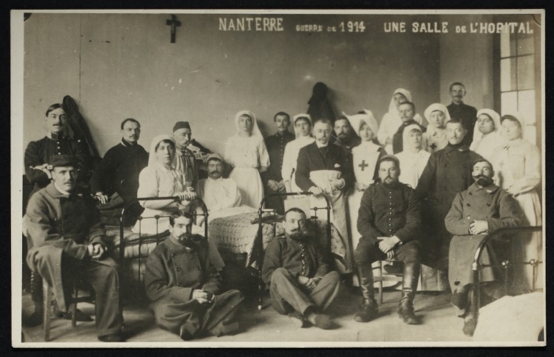 Carte postale ancienne Une salle de l'hôpital de la Maison départementale à Nanterre