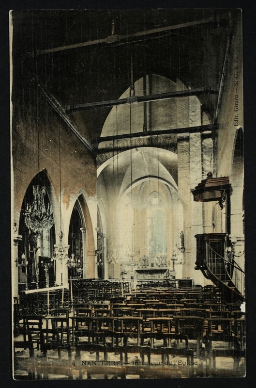 Carte postale ancienne Intérieur de l'église à Nanterre