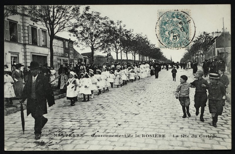 Carte postale ancienne Fête du couronnement de la Rosière. Tête du cortège. à Nanterre