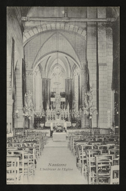 Carte postale ancienne L'Intérieur de l'Eglise à Nanterre
