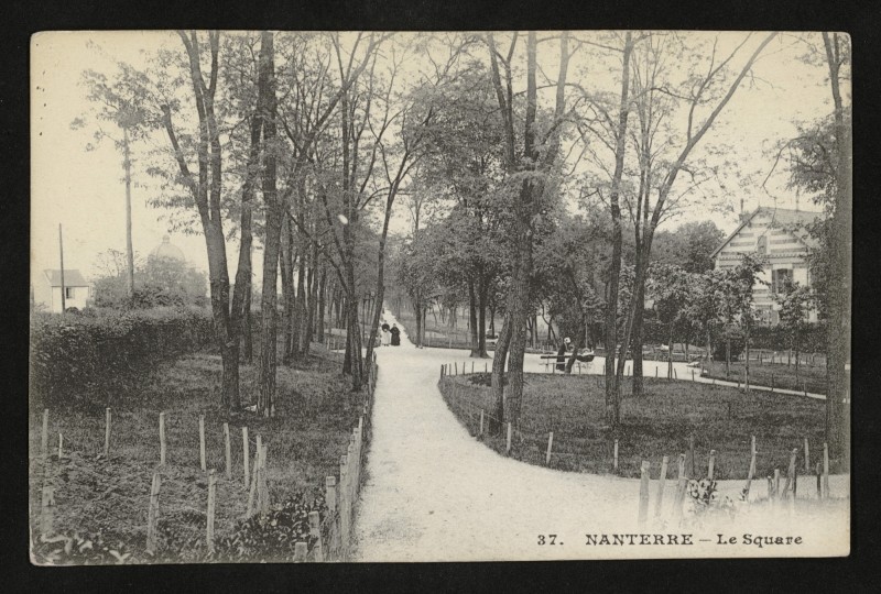 Carte postale ancienne Le square à Nanterre
