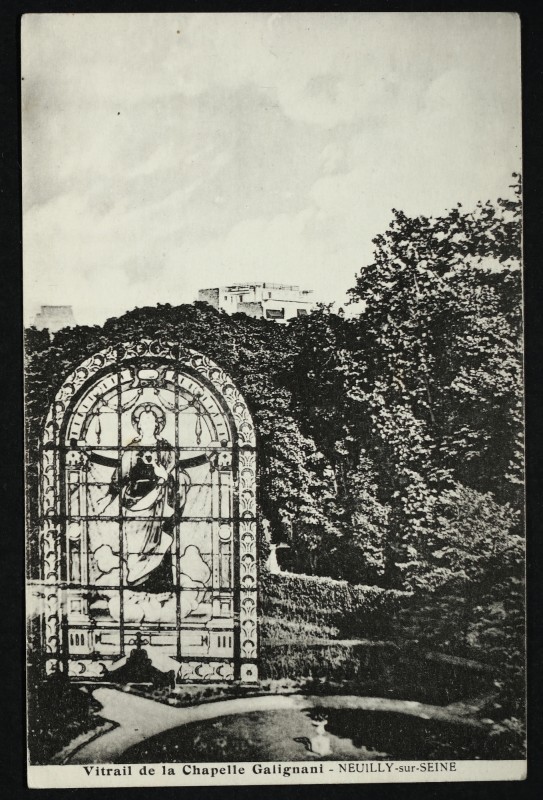Carte postale ancienne Vitrail de la Chapelle Galignani à Neuilly-sur-Seine