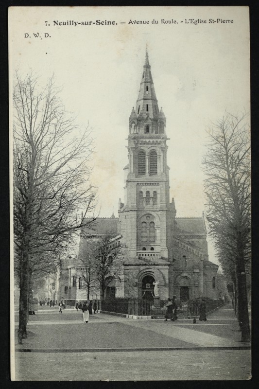 Carte postale ancienne Avenue du Roule - L'Eglise St-Pierre à Neuilly-sur-Seine