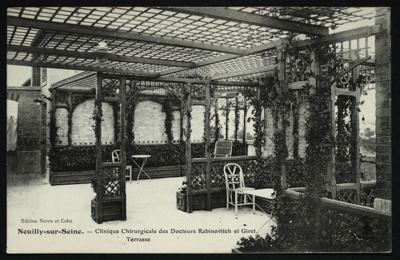 Carte postale ancienne Clinique Chirurgicale des Docteurs Rabinovitch et Giret - Terrasse à Neuilly-sur-Seine