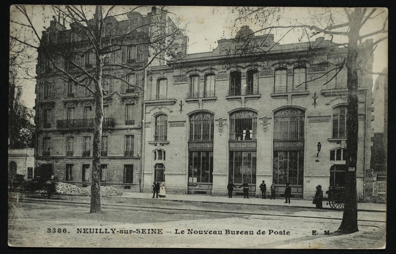 Carte postale ancienne Le Nouvel Hôtel des Postes à Neuilly-sur-Seine