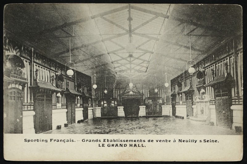 Carte postale ancienne Sporting Français - Grands Etablissements de vente à Neuilly-sur-Seine - Le Grand Hall à Neuilly-sur-Seine