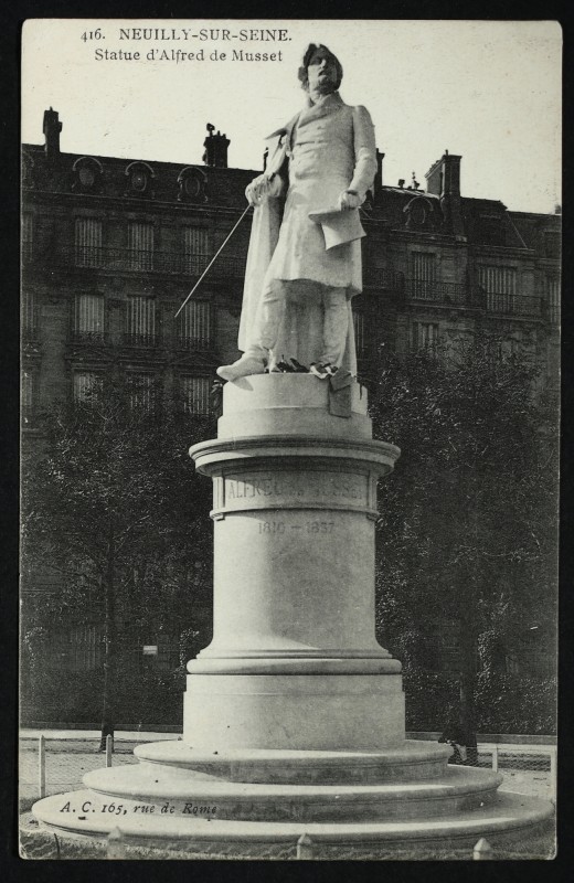 Carte postale ancienne Statue d'Alfred de Musset à Neuilly-sur-Seine