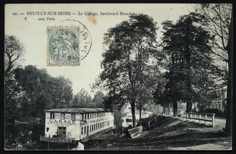 Carte postale ancienne Le Garage [à bateaux], boulevard Bourdon à Neuilly-sur-Seine