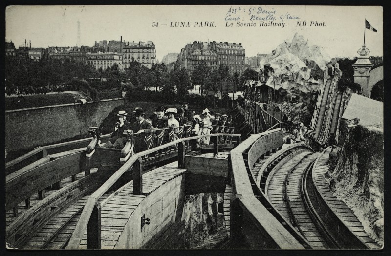 Carte postale ancienne Luna Park - Le Scenic Railway à Paris 17e