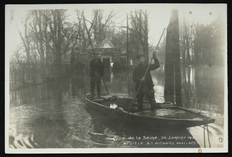 Carte postale ancienne Crue de la eine - 30 janvier 1910 - Bd Richard Wallace à Neuilly-sur-Seine