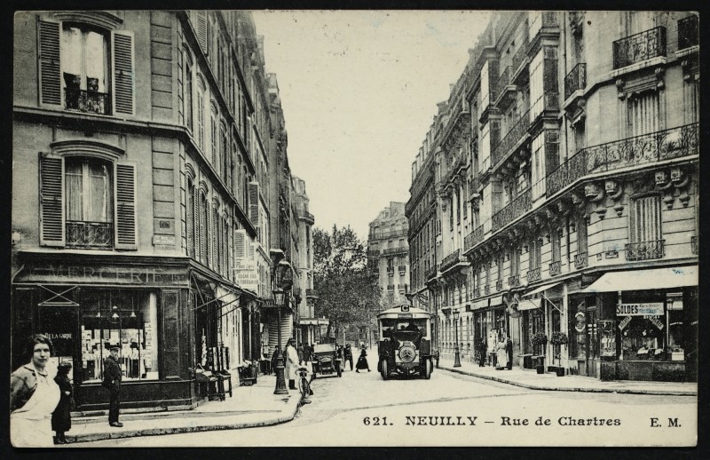 Carte postale ancienne Rue de Chartres à Neuilly-sur-Seine