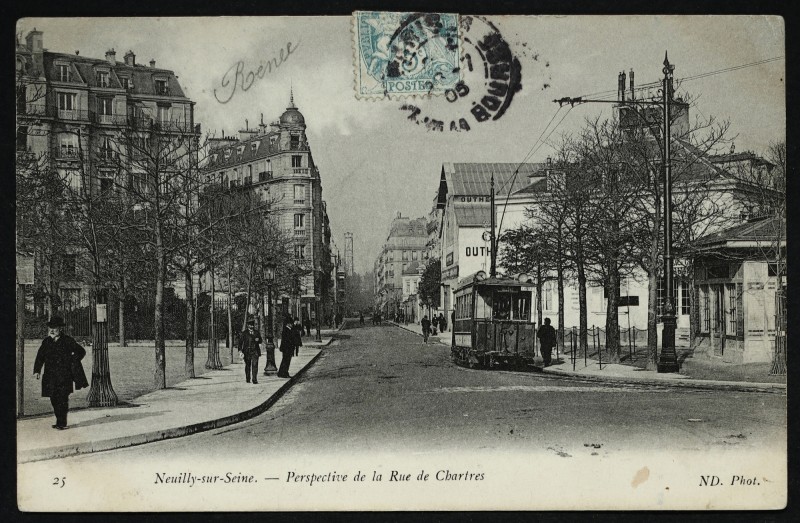 Carte postale ancienne Perspective de la rue de Chartres à Neuilly-sur-Seine