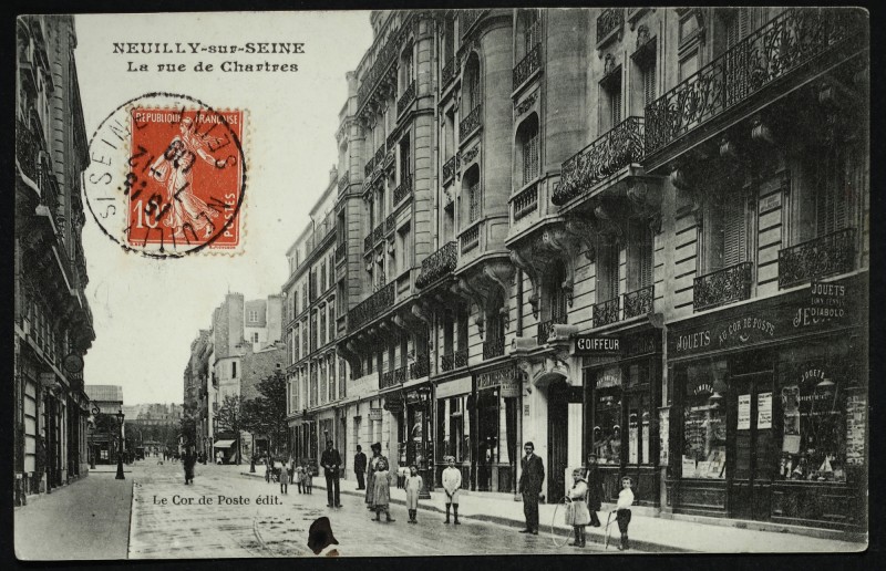 Carte postale ancienne La rue de Chartres à Neuilly-sur-Seine