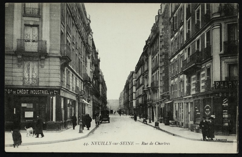 Carte postale ancienne Rue de Chartres à Neuilly-sur-Seine