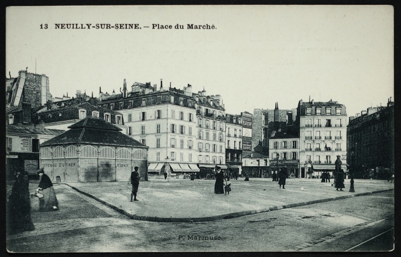 Carte postale ancienne Place du Marché à Neuilly-sur-Seine