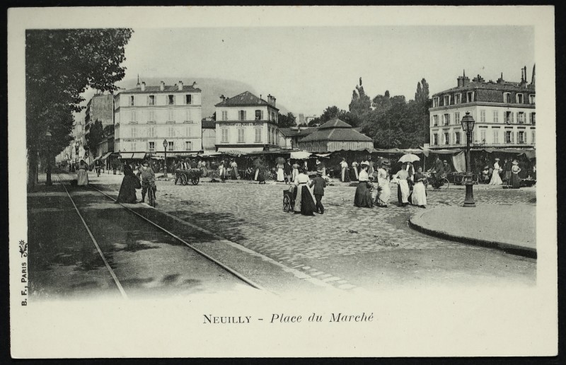 Carte postale ancienne Place du Marché à Neuilly-sur-Seine