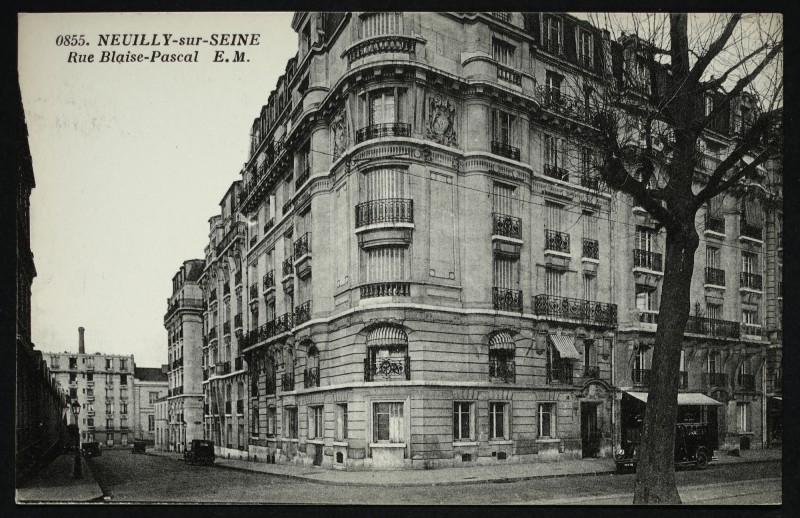 Carte postale ancienne Rue Blaise-Pascal à Neuilly-sur-Seine