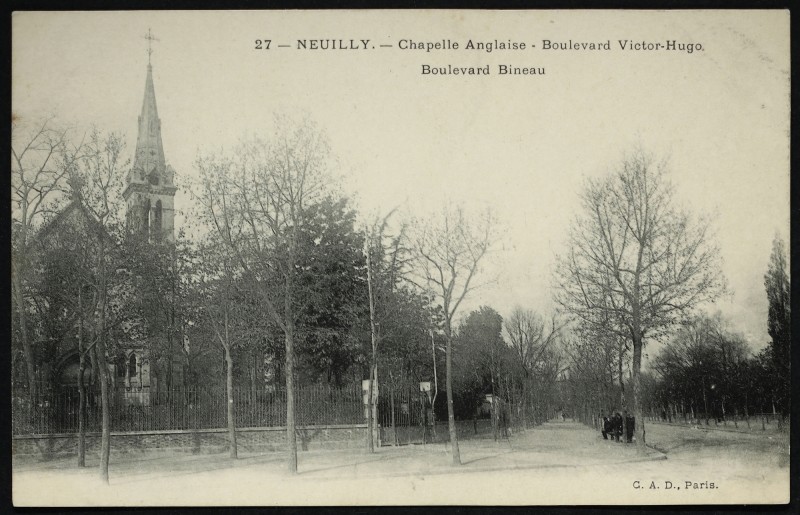 Carte postale ancienne Chapelle anglaise - Boulevard Victor-Hugo - Boulevard Bineau à Neuilly-sur-Seine