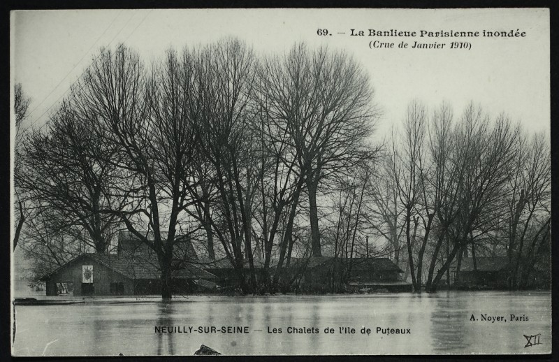 Carte postale ancienne Crue de janvier 1910 - Les Chalets de l'Ile de Puteaux à Puteaux
