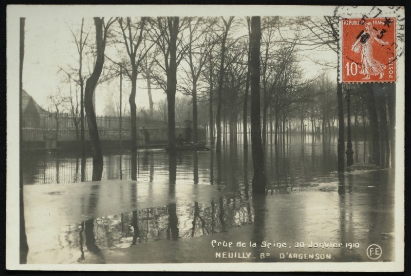 Carte postale ancienne Crue de la Seine - 30 Janvier 1910 - Bd d'Argenson à Neuilly-sur-Seine