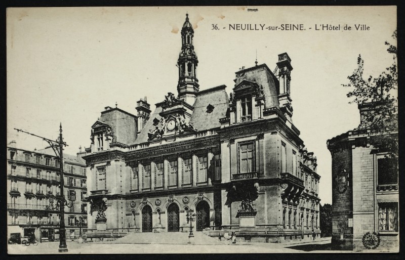 Carte postale ancienne L'Hôtel de Ville à Neuilly-sur-Seine