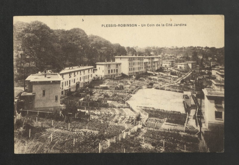 Carte postale ancienne Un Coin de La Cité Jardin au Plessis-Robinson