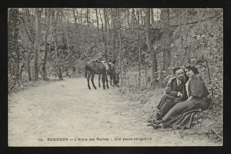 Carte postale ancienne Robinson - L'Arbre des Roches - Une pause obligatoire au Plessis-Robinson