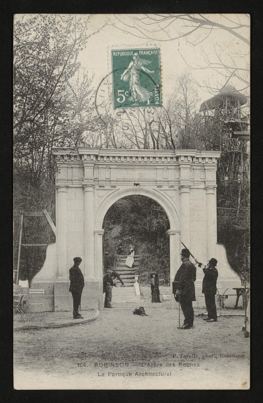 Carte postale ancienne Robinson - L'Arbre des Roches - Le Portique Architectural au Plessis-Robinson