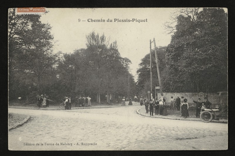 Carte postale ancienne Chemin du Plessis-Piquet au Plessis-Robinson