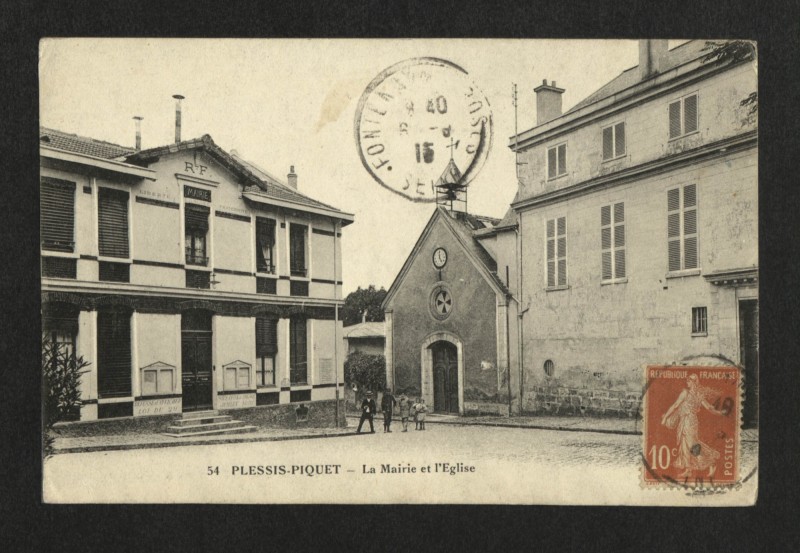 Carte postale ancienne La Mairie et l'Eglise au Plessis-Robinson