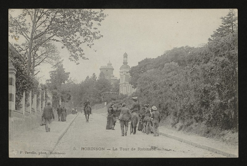 Carte postale ancienne Robinson - La Tour de Robinson au Plessis-Robinson