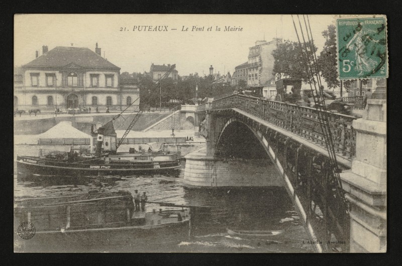 Carte postale ancienne Le Pont et la Mairie à Puteaux