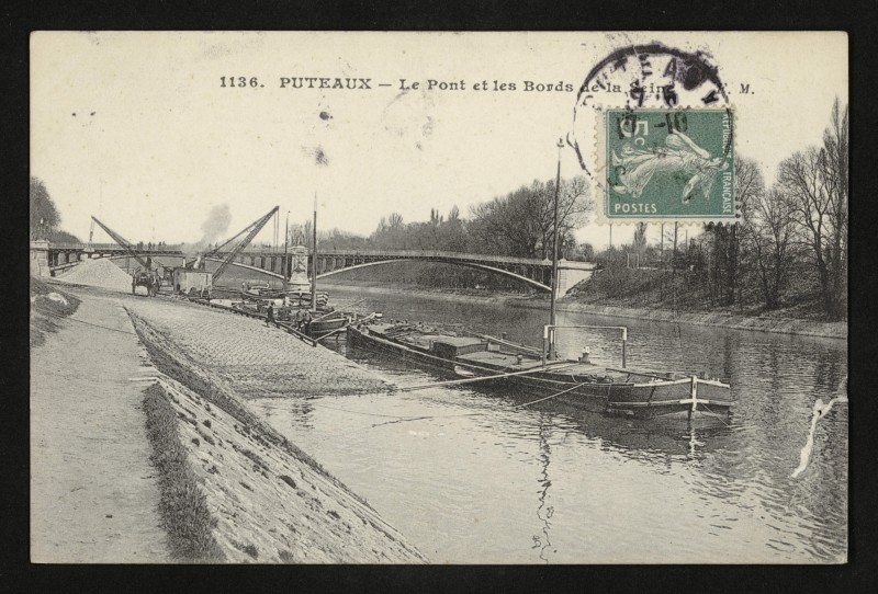 Carte postale ancienne Le Pont et les bords la Seine à Puteaux