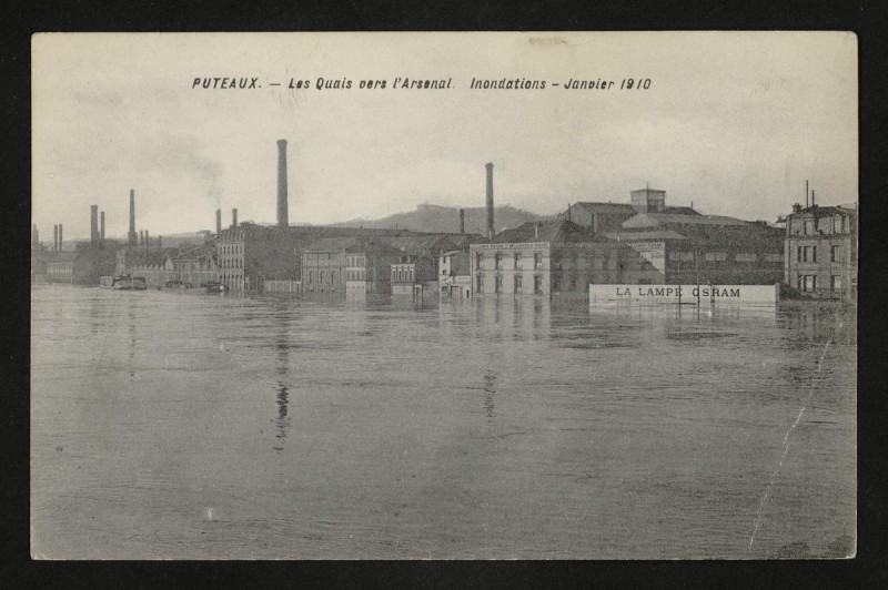 Carte postale ancienne Les Quais vers l'Arsenal - Inondations - janvier 1910 à Puteaux