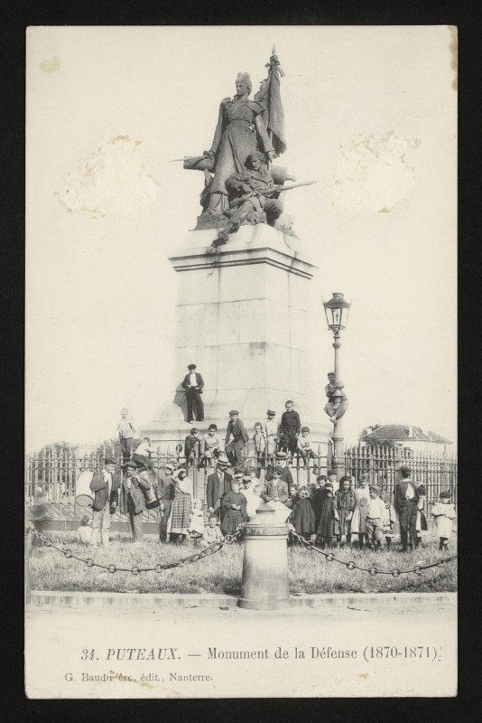 Carte postale ancienne Monument de la Défense (1870-1871) à Courbevoie