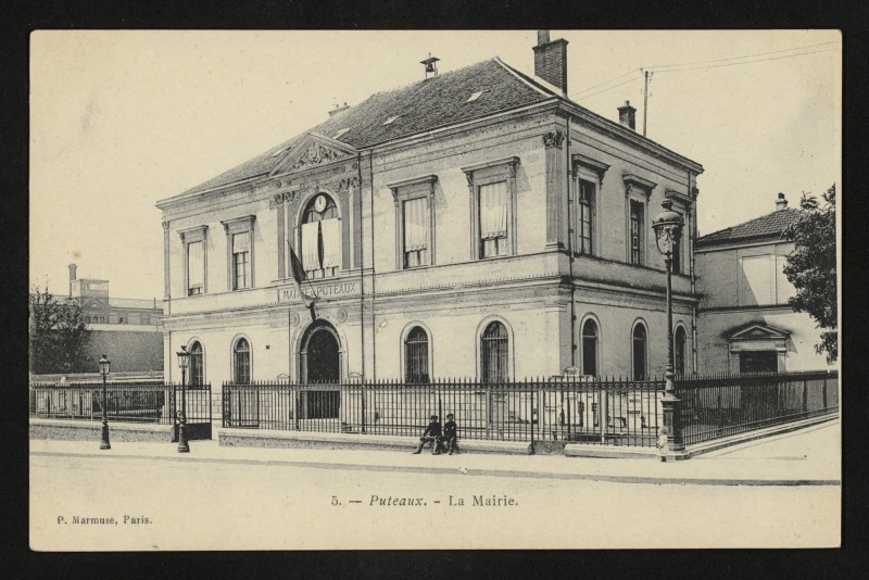 Carte postale ancienne La Mairie à Puteaux